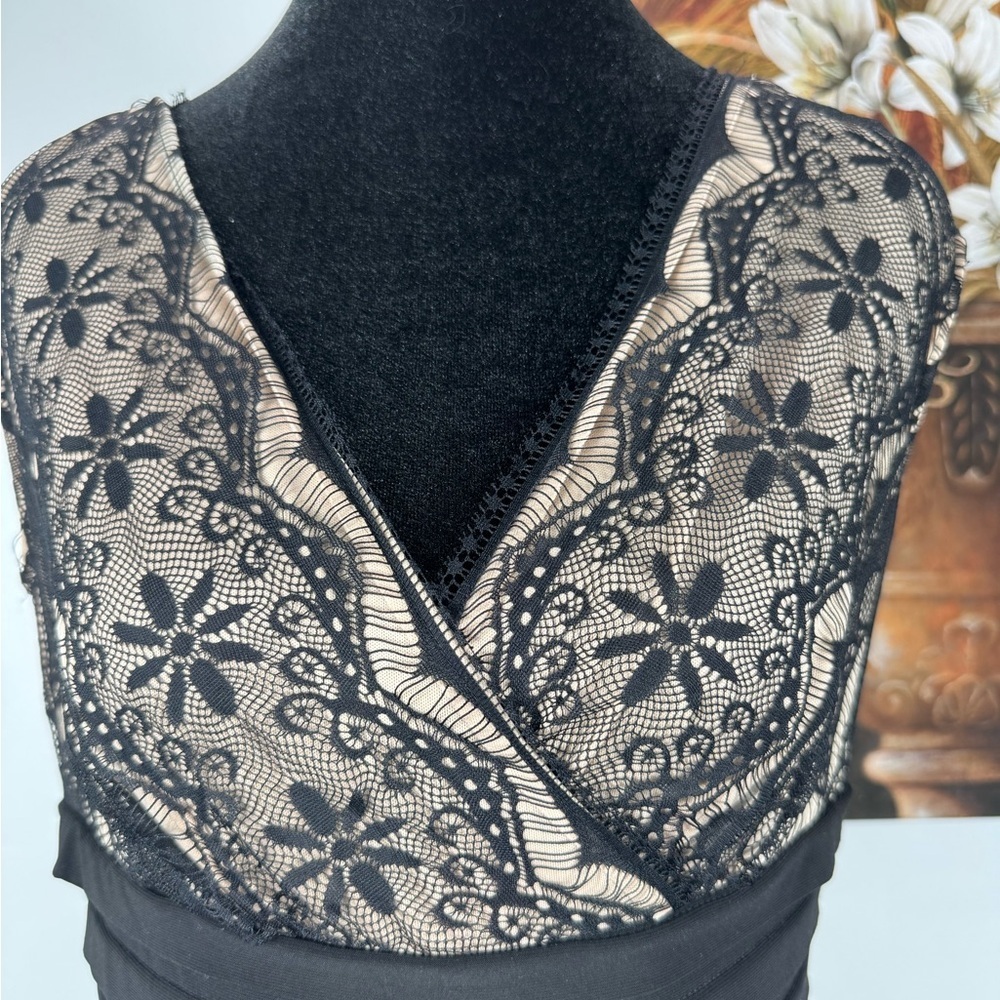 Signature Lana Elegant Black Lace Dress size 6 - Picture 2 of 14